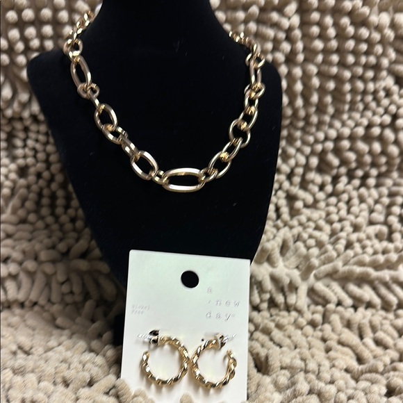 a new day Jewelry - A New Day chunky Gold set !